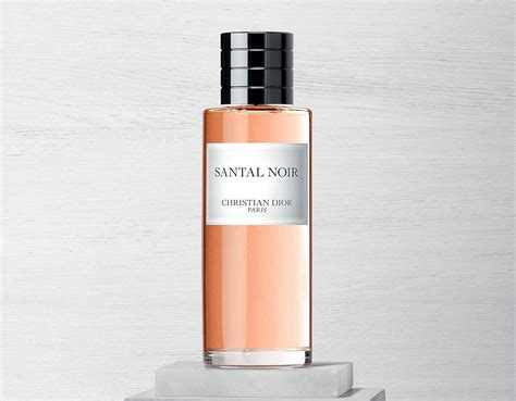 dior sur fond noir|santal noir dior price.